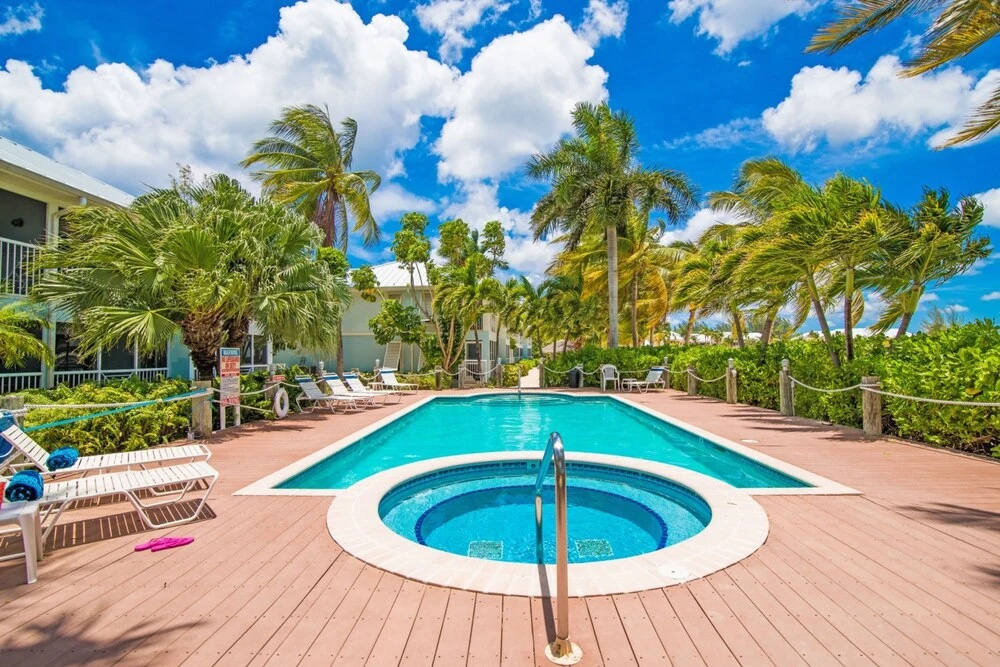 Kaibo Yacht Club by Cayman Villas