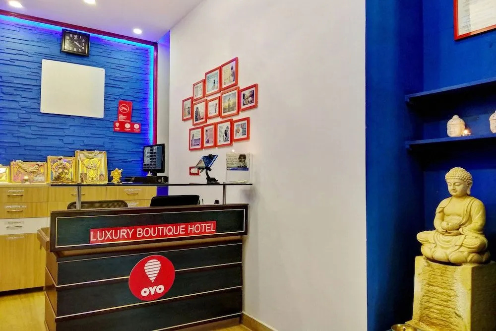 OYO 6144 Hotel M Plaza