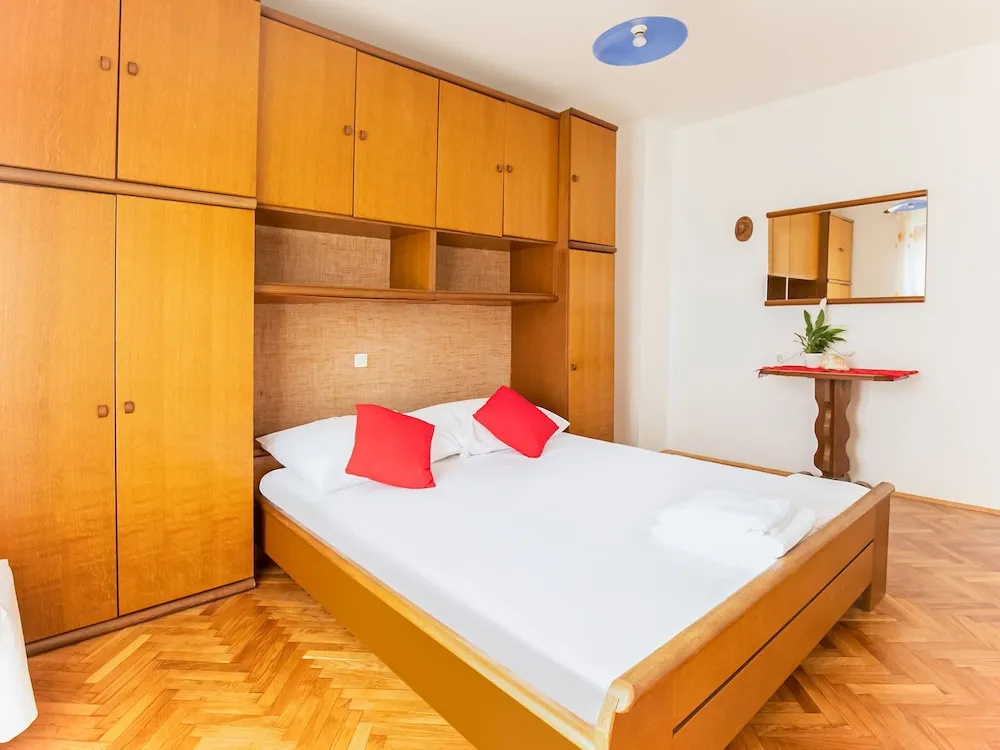 Scenic Apartment in Pakoštane Near Sea And Town Centre