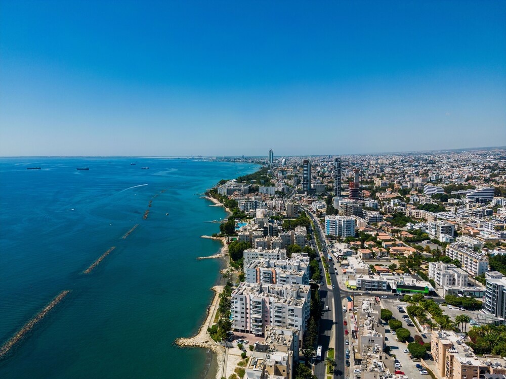 1 Bedroom Apartment With Balcony
