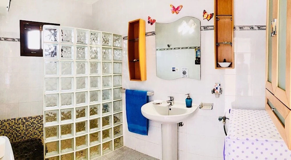 Apartment Oleada With sea Views and Wifi on the Seafront in Caleta de Caballo
