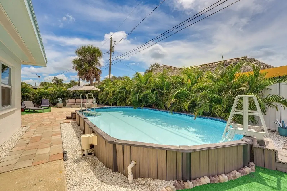 4 Mi to Beach! Furnished Outdoor Oasis in Seminole