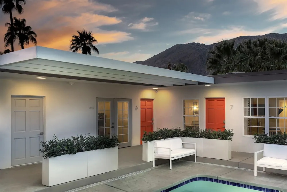 the Weekend Palm Springs