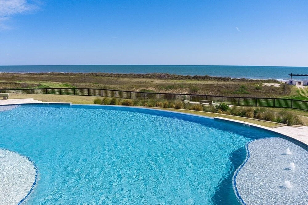 Paradise By The Sea 4 Bedroom Home by RedAwning