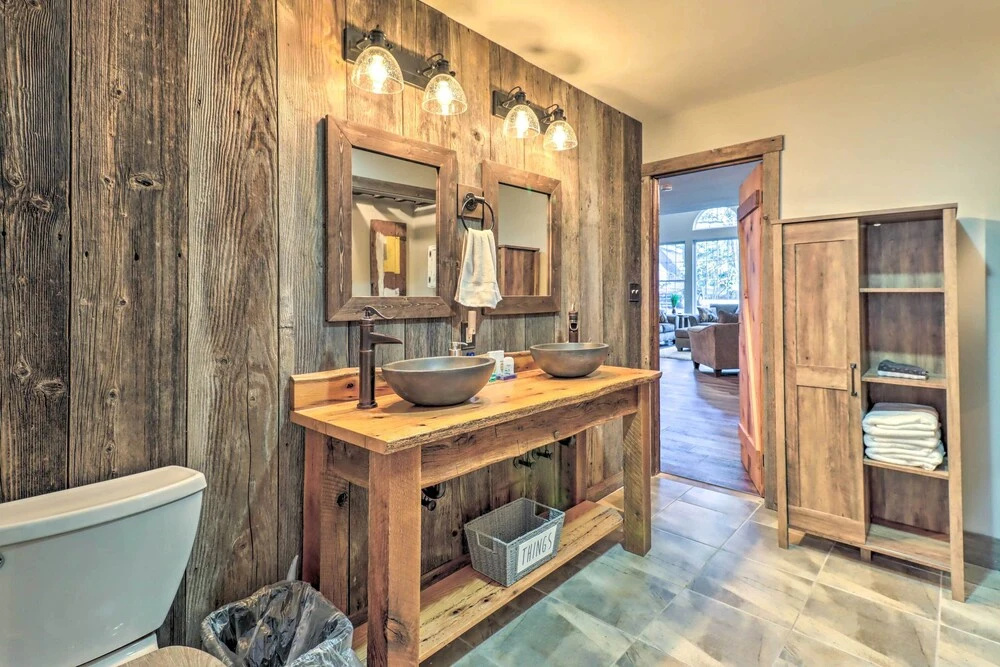 Hot Tub, Beach Access Albrightsville Retreat!