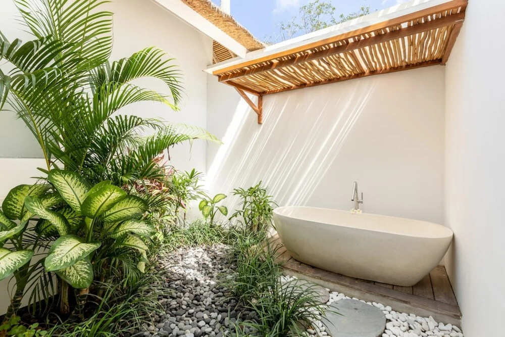 Villa Lumahi Dua, Luxury 1BR Private Villa with Pool, Walking distance to Seseh Beach