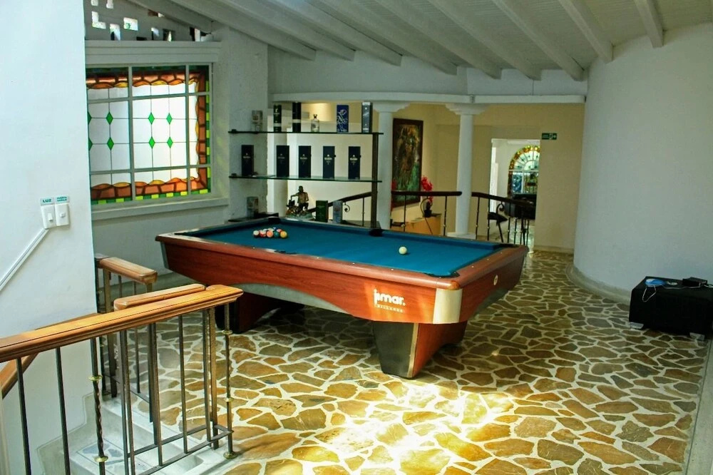 Avenue mansion