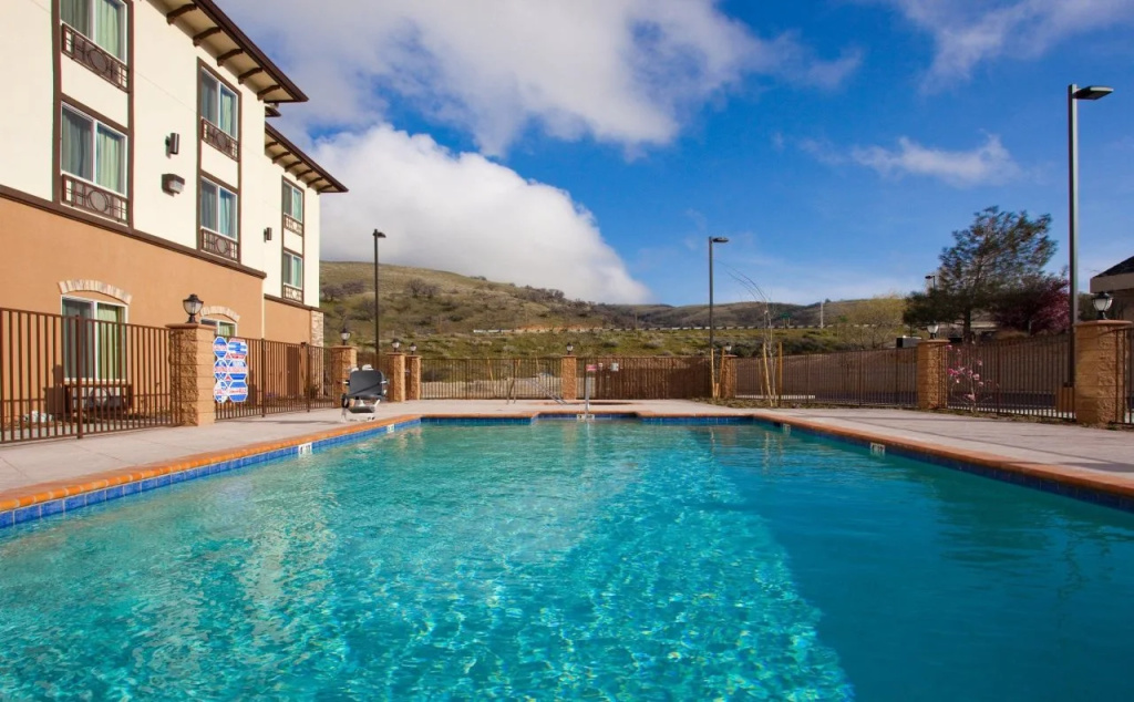 Holiday Inn Express & Suites Frazier Park by IHG