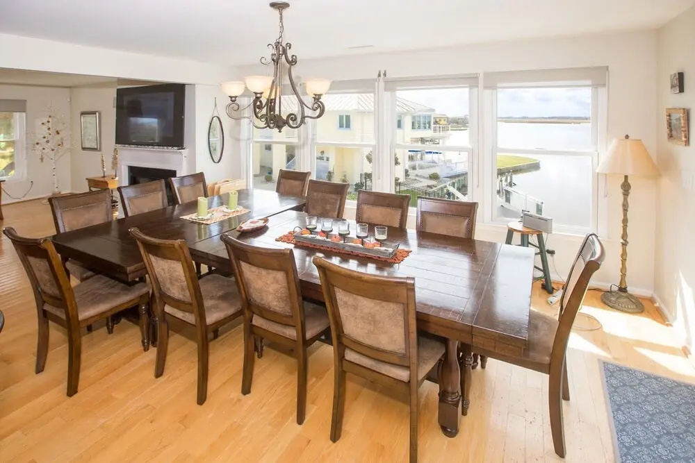 A World Away - 6 Br Home