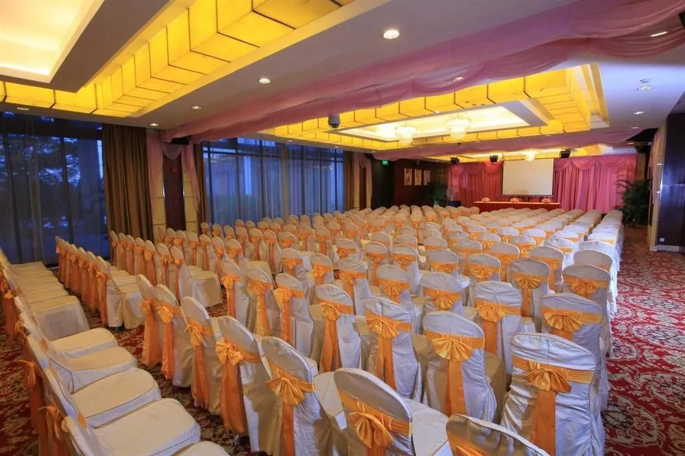 New Metropolis Hotel