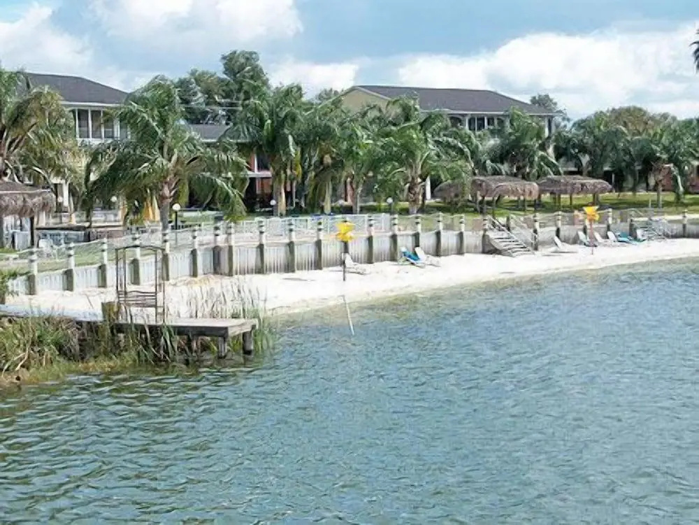 Lake Roy Beach Inn - Winter Haven