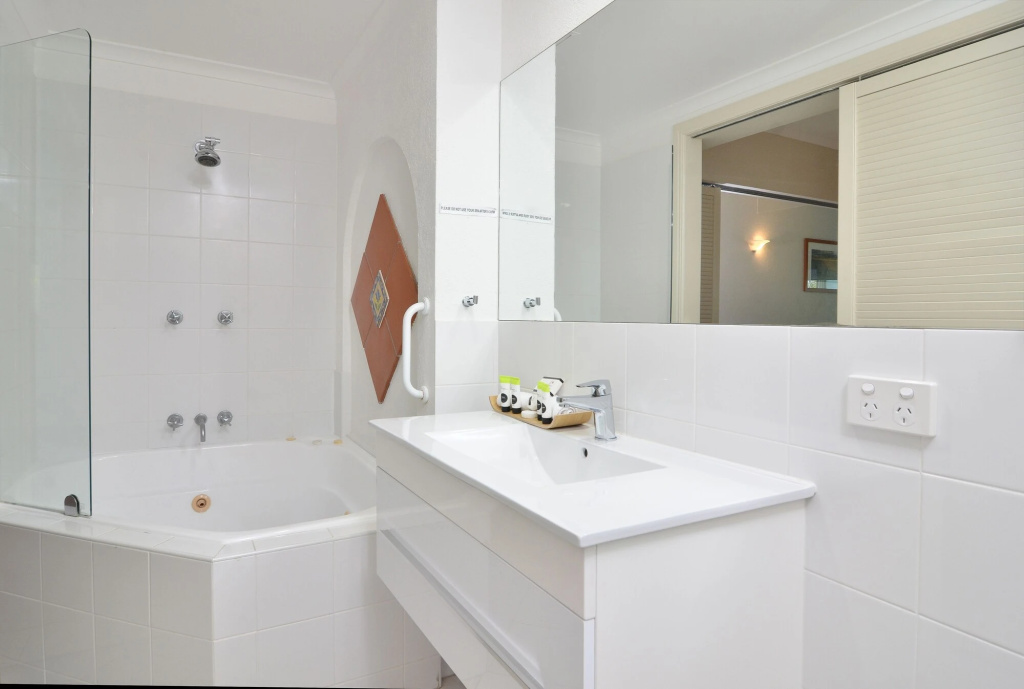 Best Western Le Cher Du Monde Apartments