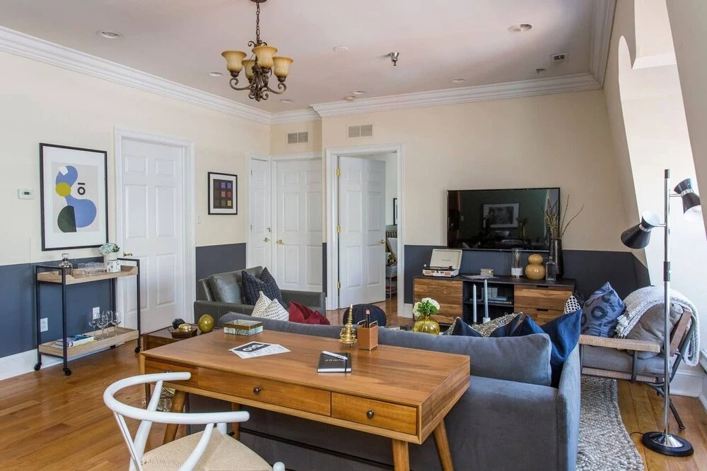 Domio Old City Prime 2BR Apt Near Independence Hall