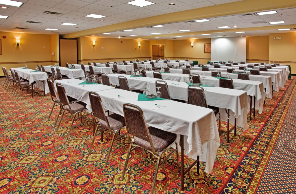 Holiday Inn & Suites Springfield - I-44 by IHG