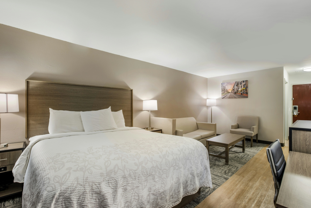 Red Roof Inn PLUS+ & Suites Savannah – I-95