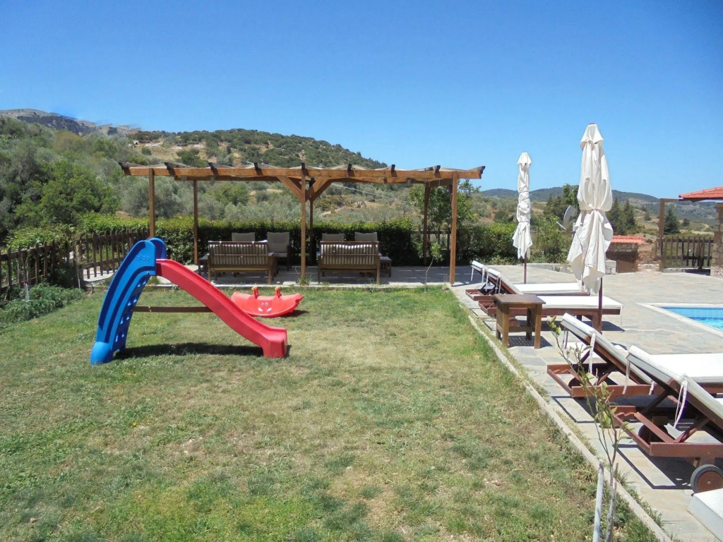 Ataviros Hotel