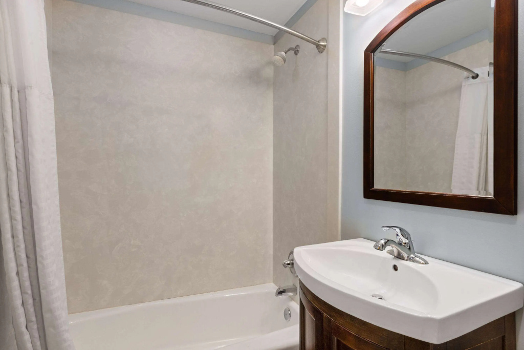 Days Inn by Wyndham Kill Devil Hills Oceanfront - Wilbur