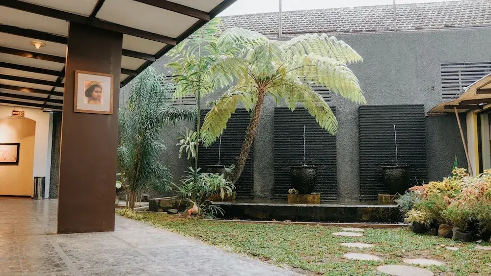 Tuwuh Hotel at Kayutangan