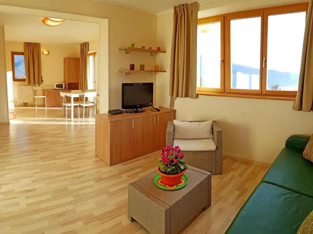 Teresa Campi Apartments Lake view by Gardadomusmea