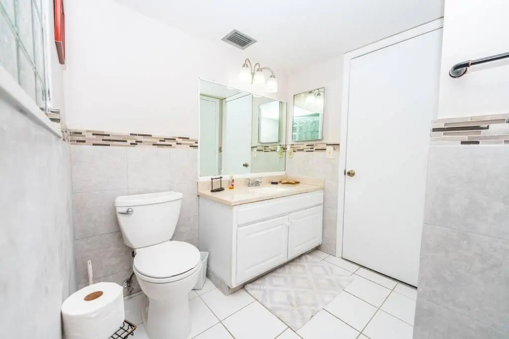 Lovely 2 Bedroom Beachfront Condo