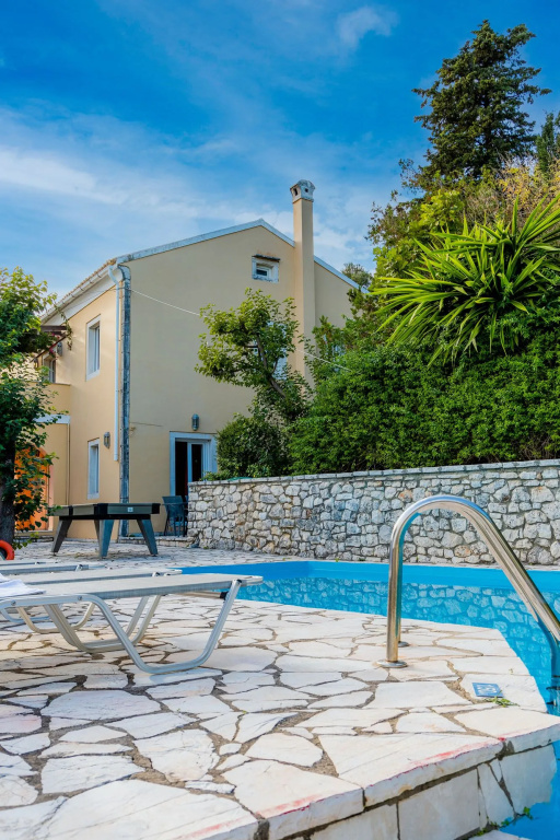 Loadstar Villas