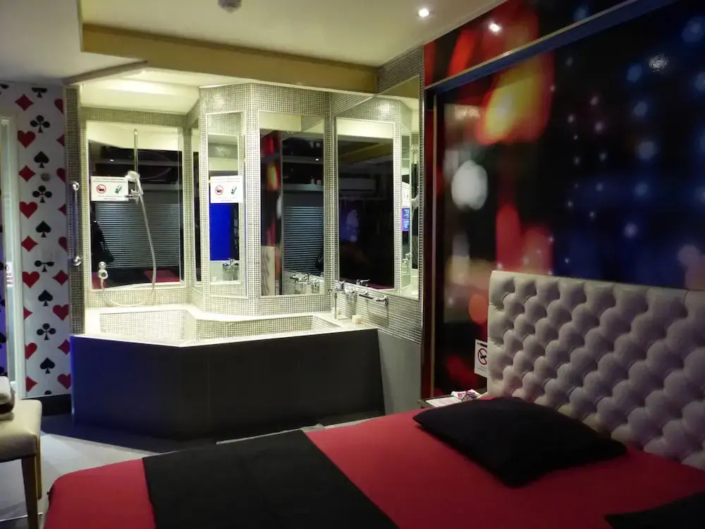 Love Hotel a Paris - Adults Only