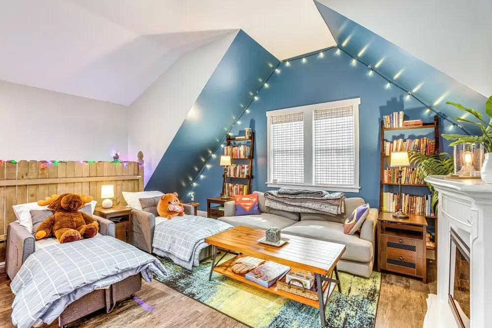 Close to Trails & Town! Artsy Apt in Frankfort