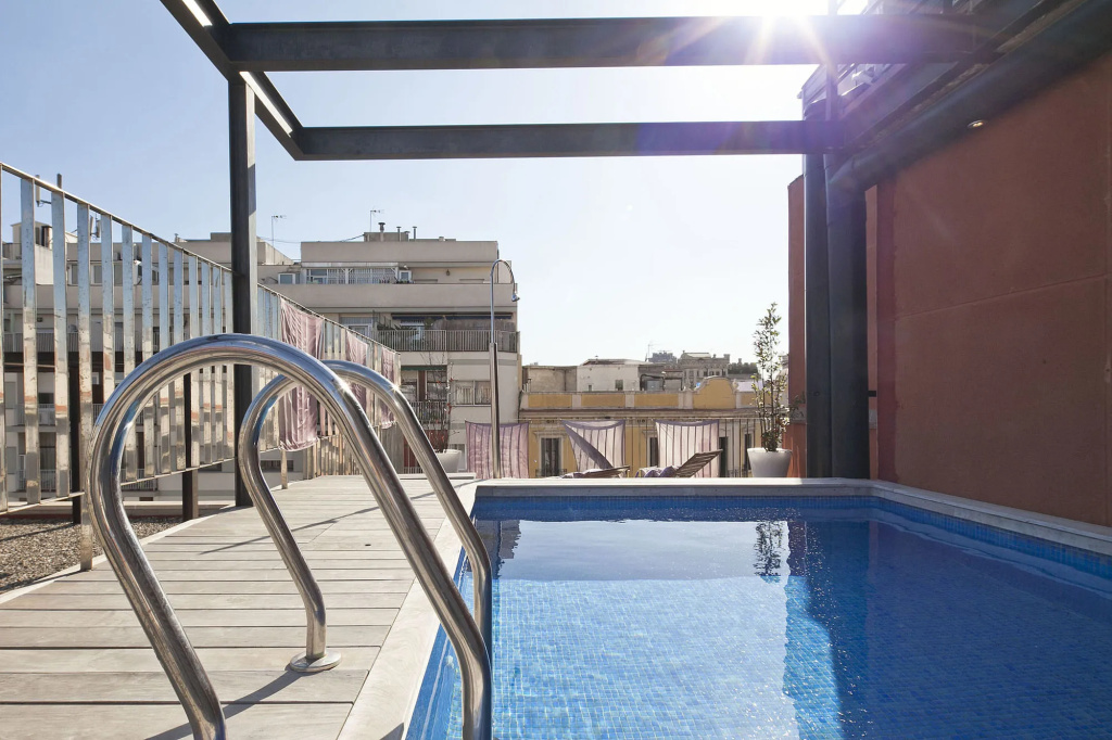 My Space Barcelona Pool City Center