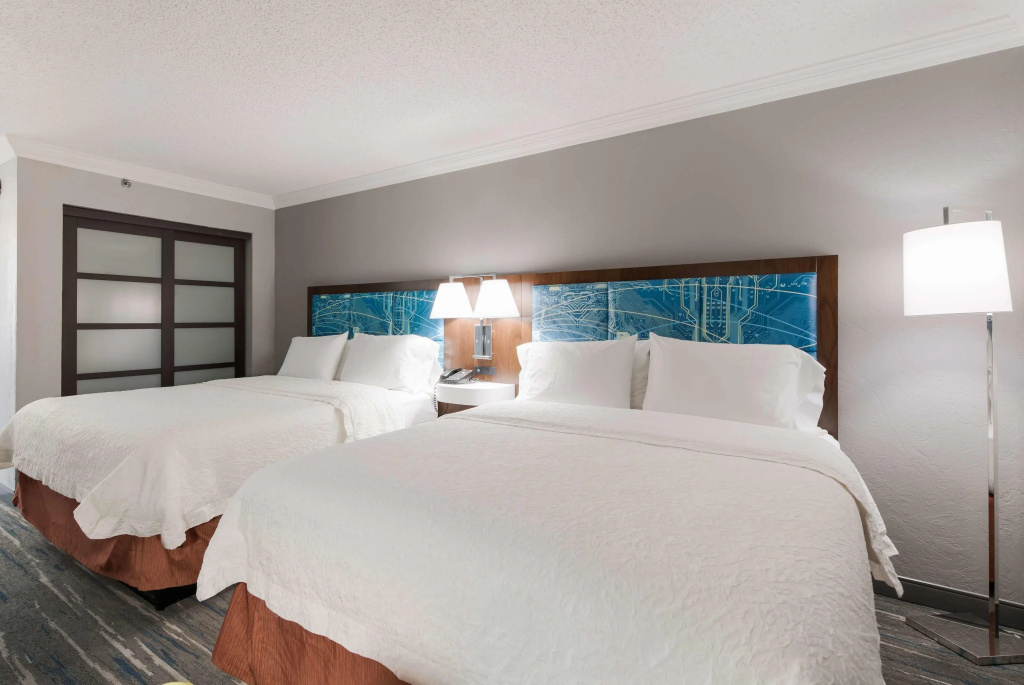 Hampton Inn & Suites Chicago-Hoffman Estates