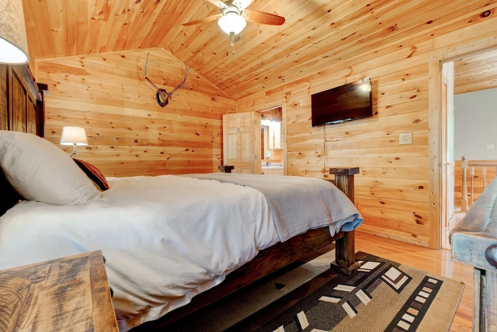2333 Willow Lane Cabin 2 Bedrooms 2.5 Bathrooms Cabin