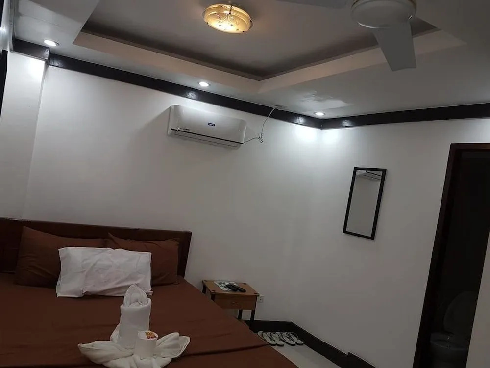 Jaces Travellers Inn El Nido near beach