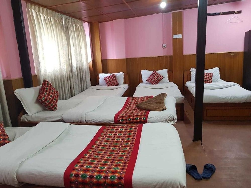 4 Seasons Hostel