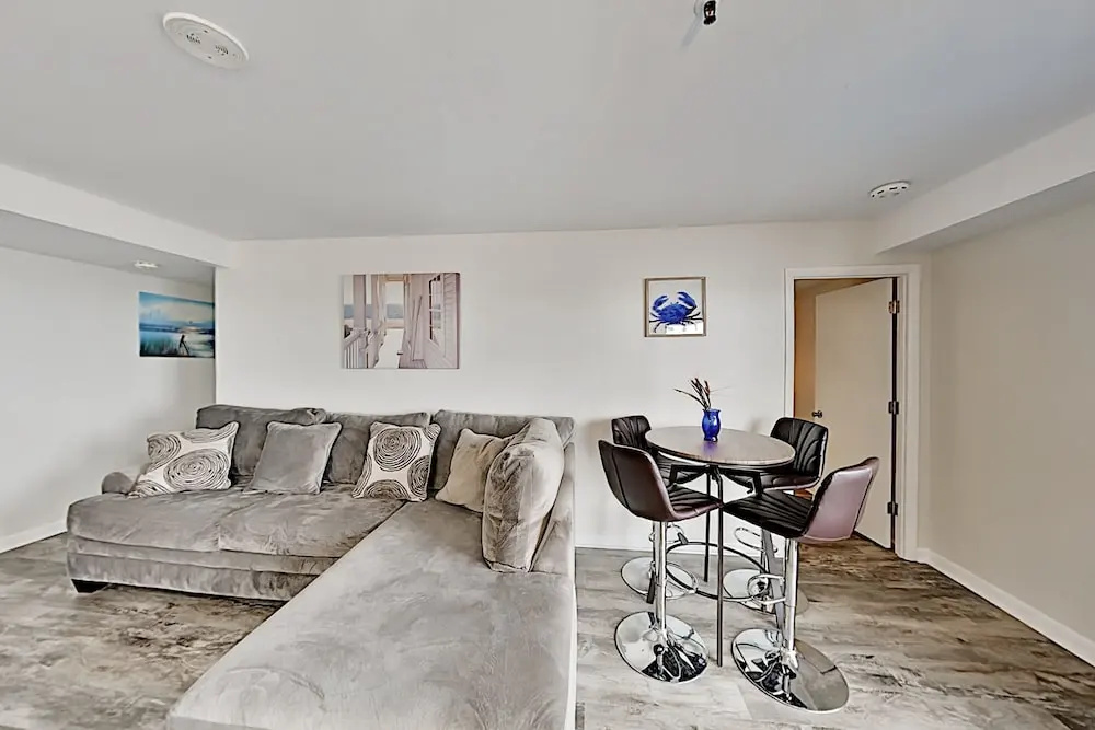 Mbr1617c 2 Bedroom Condo