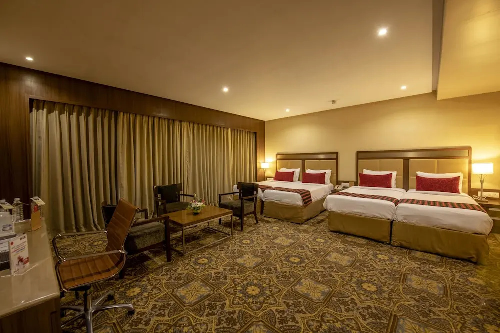 Hotel Express Inn