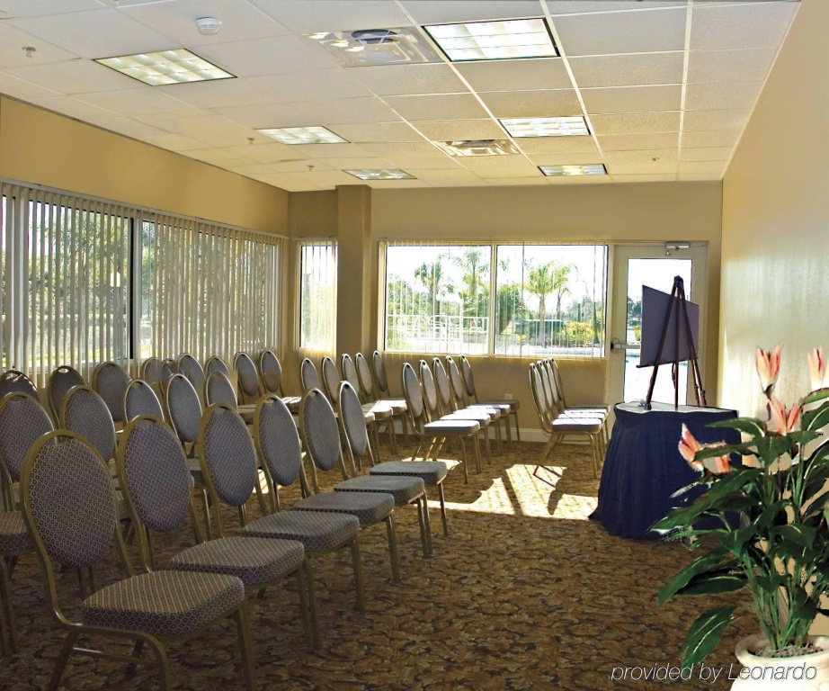 Holiday Inn Express & Suites Cocoa by IHG