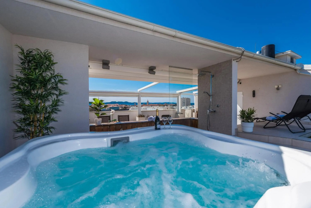 Penthouse with roof terrace