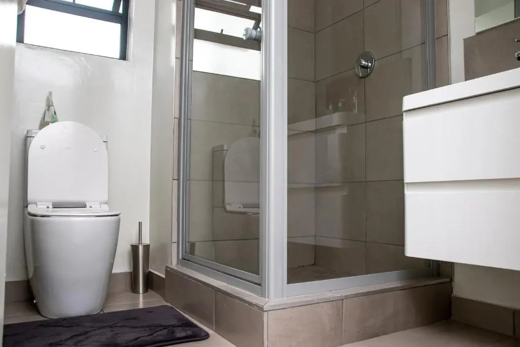“Pop Inn” modern apartment in heart of Bryanston