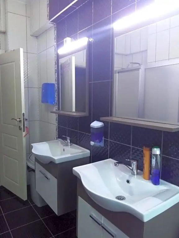 Bahar Hostel