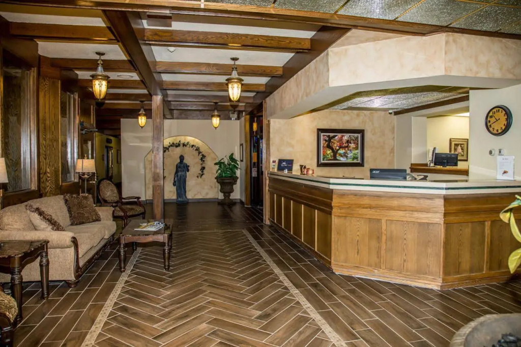 Baymont by Wyndham Fargo