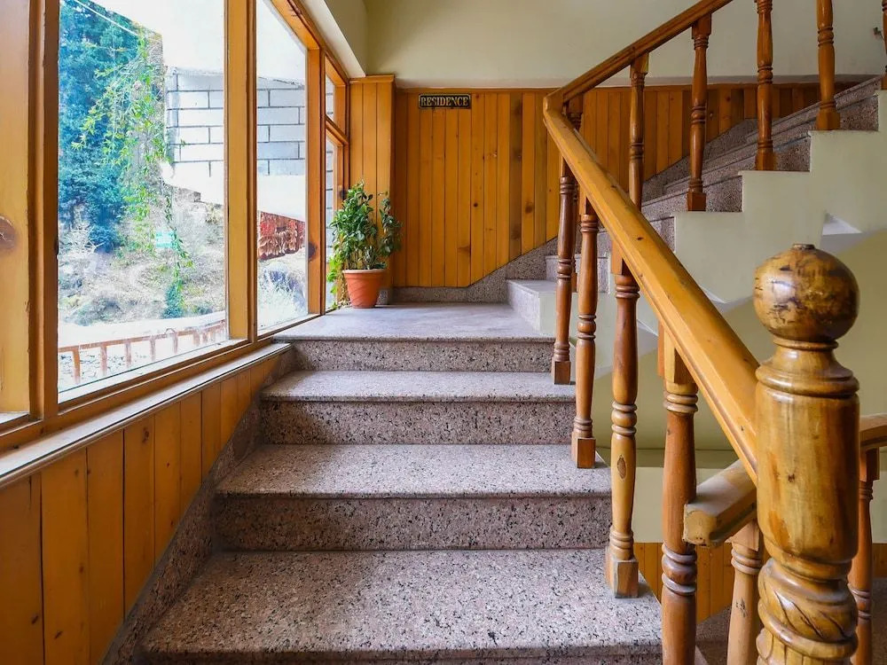 OYO 23371 Solang Holiday Inn