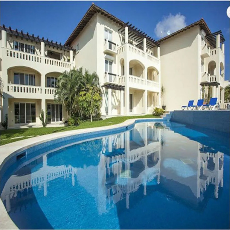 Luna Maya condo free access to Beach club