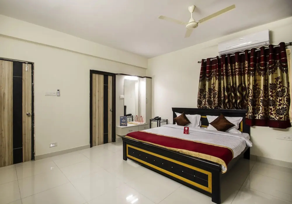 OYO 8587 Dwell Suites
