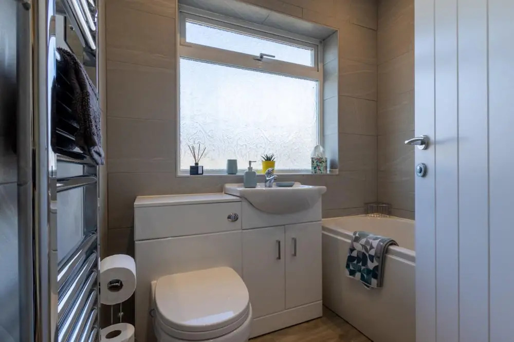 Altham Place-fully Refurbished 2-bath Bungalow