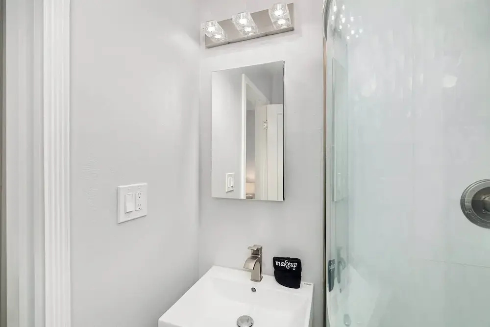 Marbella Lane Impeccable 3BR Delightful Escape