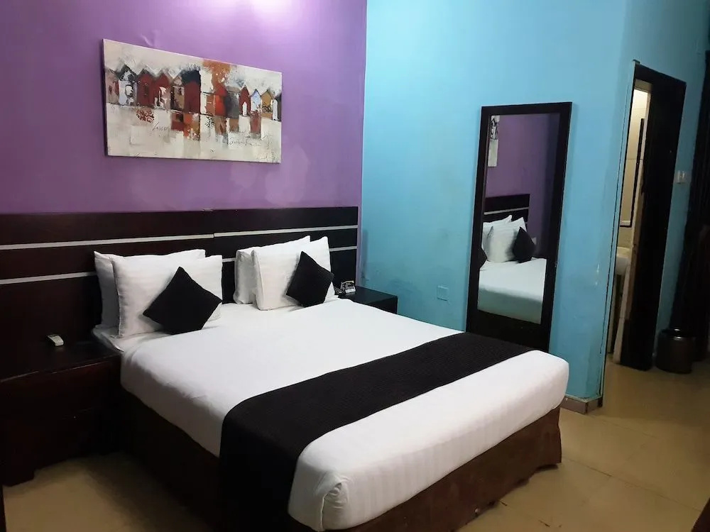 Serendib Hotel And Suites