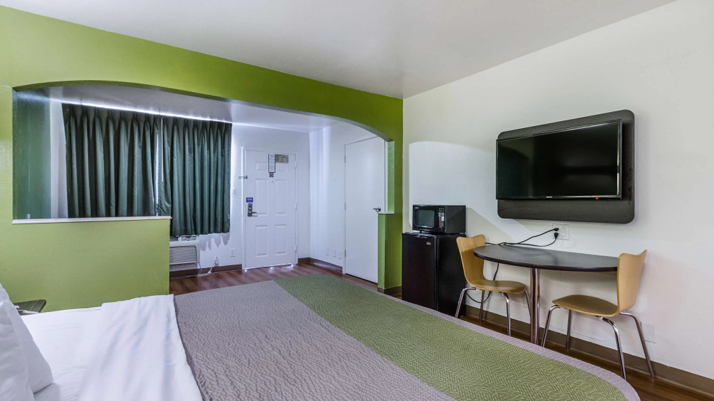 Motel 6-San Marcos, TX - North