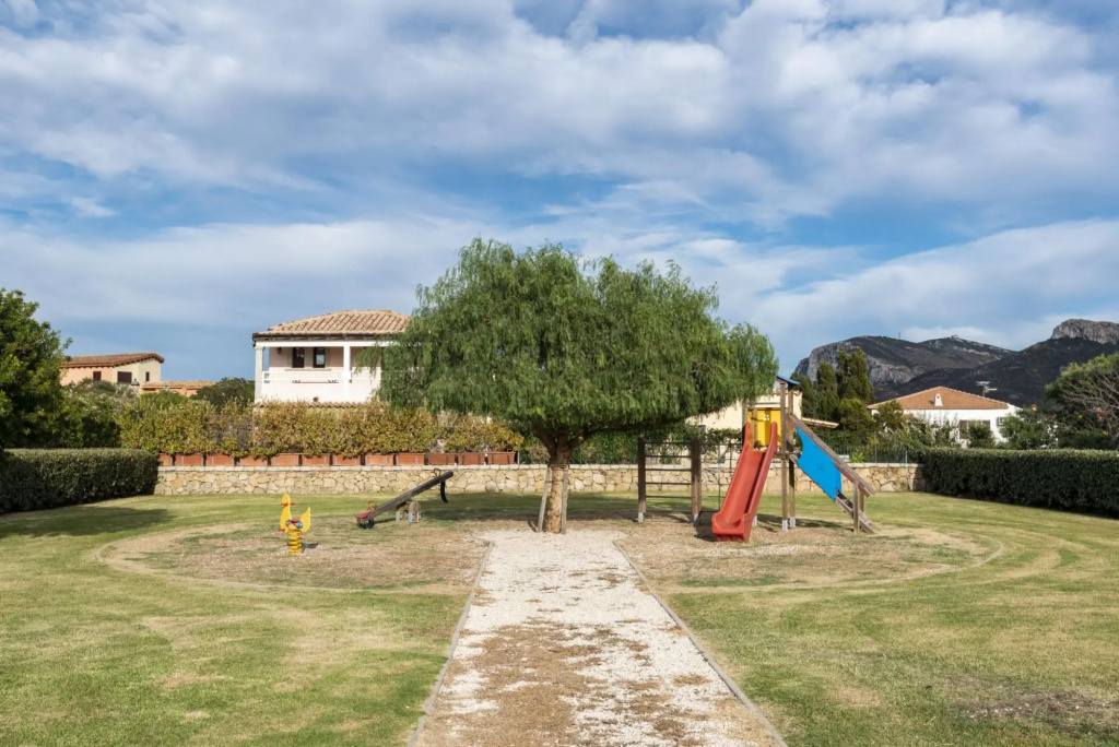 Villetta has two levels with beautiful sea view and located in front of a small park for children an-VILLA GINEPRO
