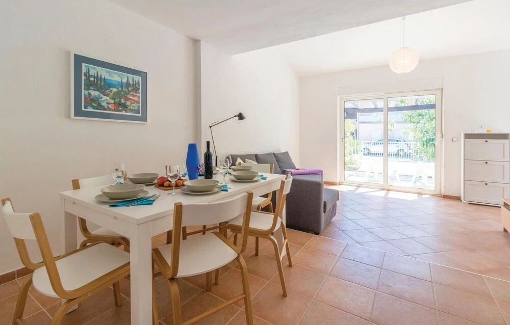 Stunning Home in Zdrelac With Wifi and 2 Bedrooms