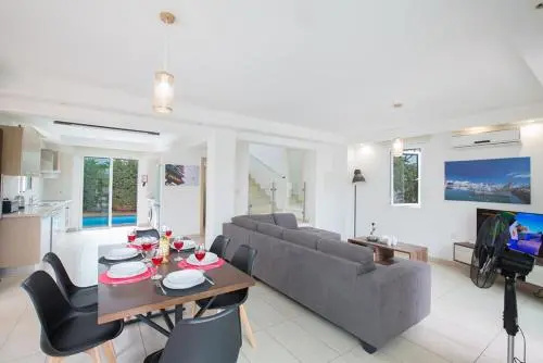 Beautiful 5 Star Holiday Villa in a Prime Location in Paralimni, Book Early To Secure Your Dates, Paralimni Villa 1242