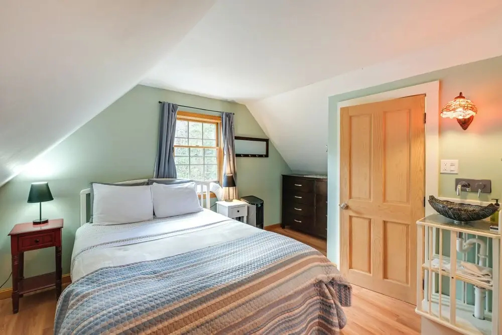 17 Mi to Acadia: Cottage Near Downtown Ellsworth!